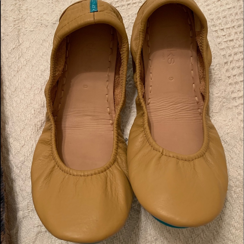 Camel Tieks
